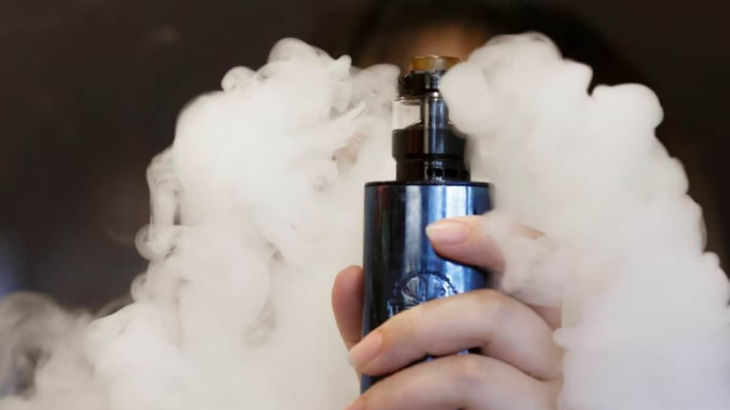 Doctors Drain 2 Litres Of ‘Black And Bloody’ Fluid From Vaping Addict’s Lungs