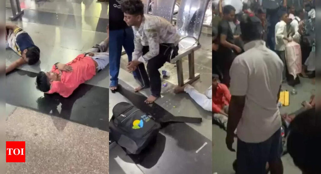 9 injured in stampede at Mumbai’s Bandra railway station | Mumbai News