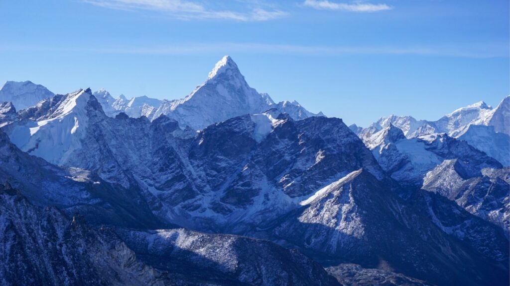 Mount Everest’s Height Linked to Ancient River Changes from 89,000 Years Ago