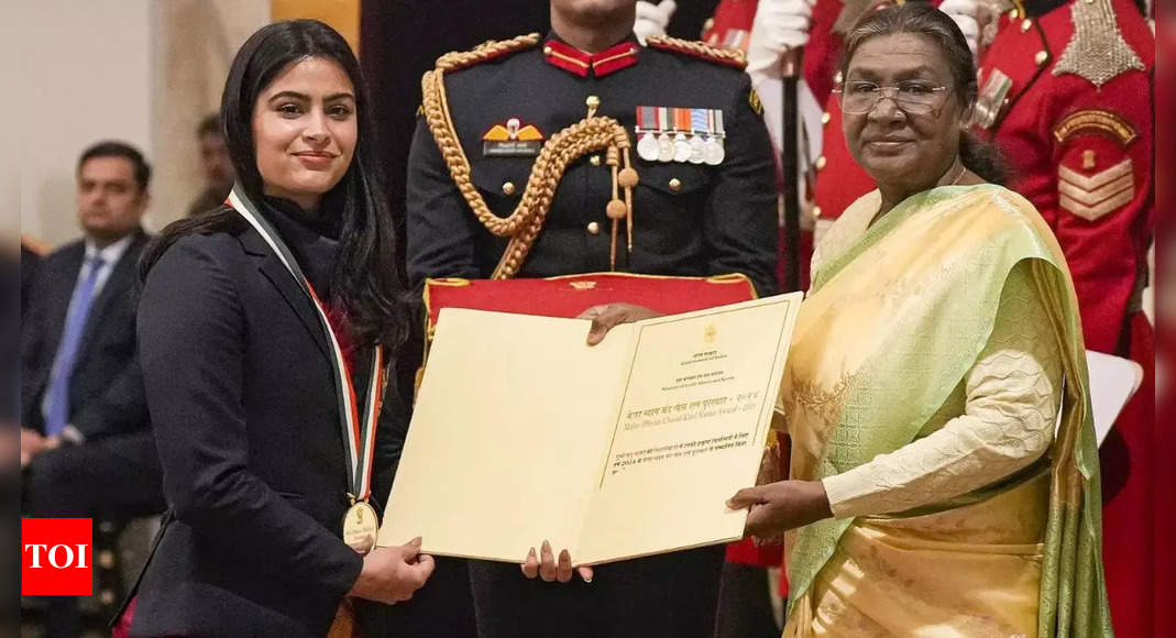 Watch: Olympic medallist Manu Bhaker honoured with Major Dhyan Chand Khel Ratna Award at Rashtrapati Bhawan | More sports News