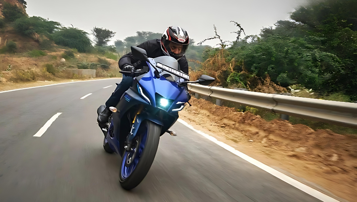 Yamaha R15 V4