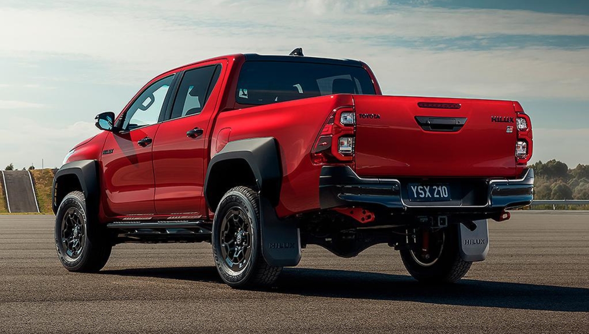 Toyota Hilux अब ₹30.40 लाख से शुरू, लक्ज़री, पावर और सेफ्टी का परफेक्ट कॉम्बो