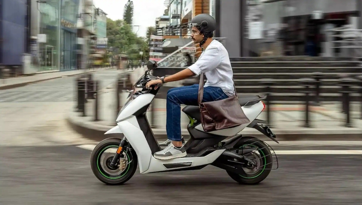 Ather 450S: इलेक्ट्रिक स्कूटर 90 kmph टॉप स्पीड, स्मार्ट फीचर्स और 2.9 kWh बैटरी के साथ