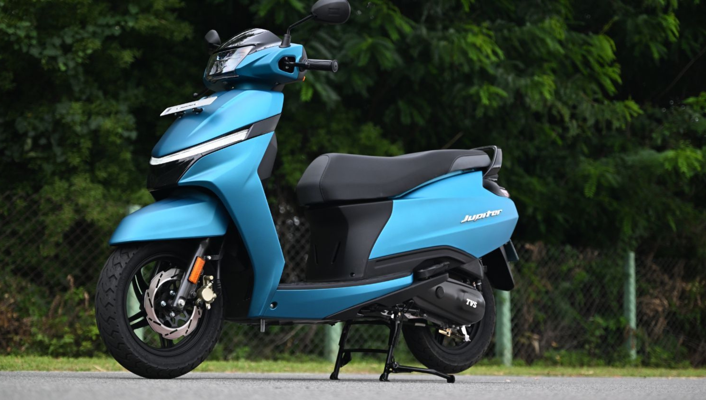 TVS Jupiter: दमदार फीचर्स और ₹78,000 की किफायती कीमत में शहर की सबसे भरोसेमंद स्कूटर