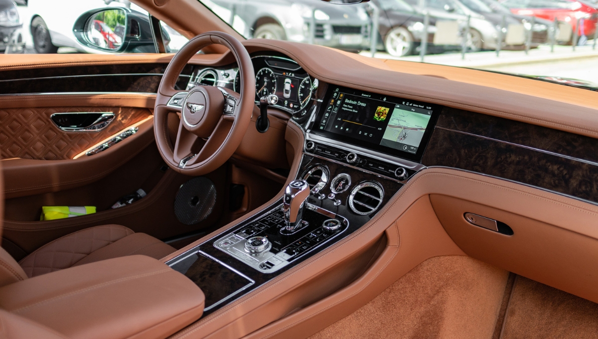 Bentley Continental 2025: 650BHP पावर, लग्ज़री फीचर्स और ₹3.5 करोड़ की कीमत
