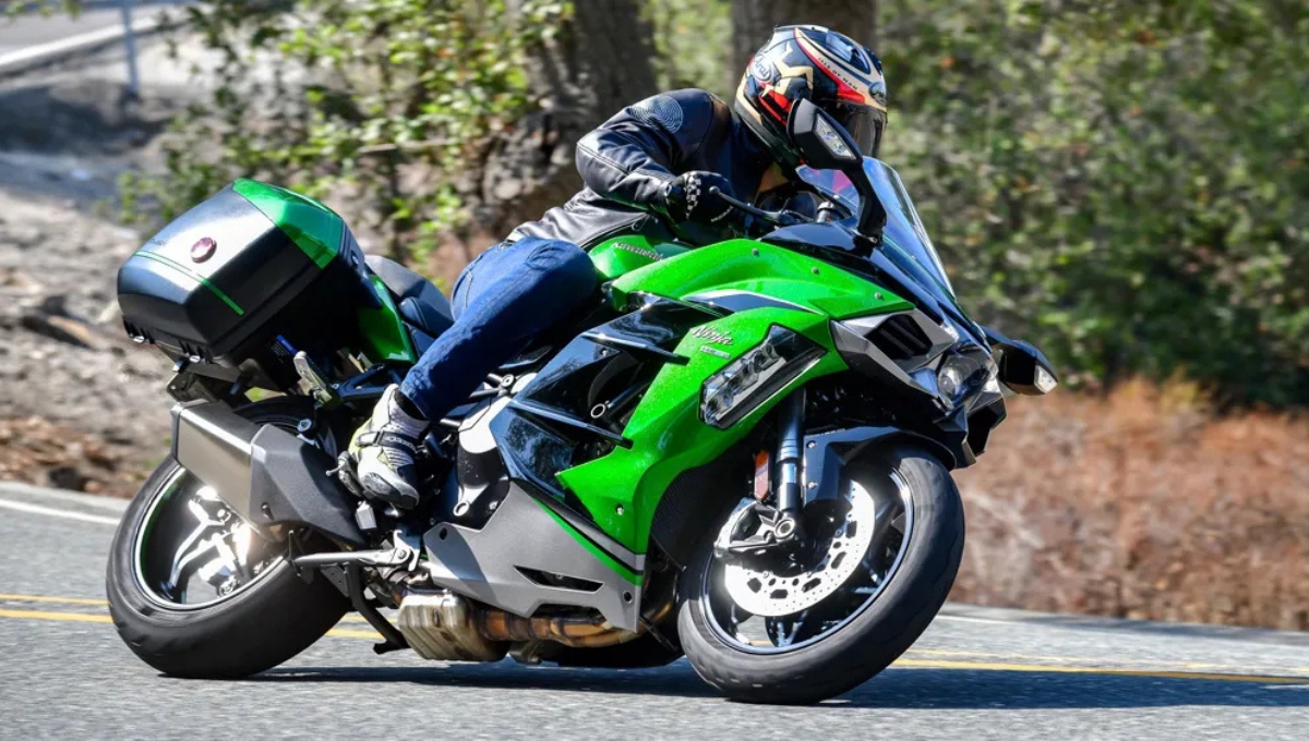 Kawasaki Ninja H2 SX 2025: 197.2 BHP, 330 kmph Top Speed और 2.66 लाख में दमदार बाइक