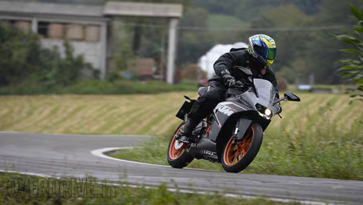 KTM RC 200 2025: दमदार 25.8 PS, Digital Features और 13.7L Fuel Tank के साथ कीमत और पूरी जानकारी