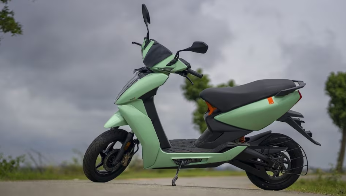 Ather 450S: इलेक्ट्रिक स्कूटर 90 kmph टॉप स्पीड, स्मार्ट फीचर्स और 2.9 kWh बैटरी के साथ