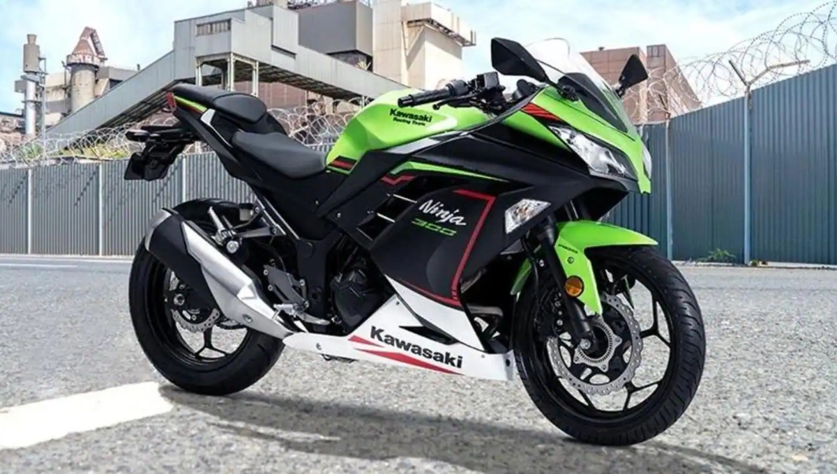 Kawasaki Ninja 300: दमदार 39 PS पावर, 30 kmpl माइलेज और शानदार फीचर्स कीमत और सभी डिटेल्स
