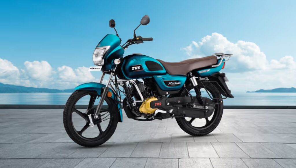 TVS Radeon 2025: दमदार माइलेज और क्लासिक लुक वाली बाइक, कीमत सिर्फ ₹72,000 से शुरू