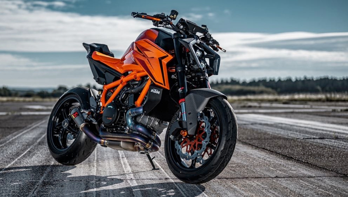 KTM 1390 Super Duke R: में 250 kmph की रफ्तार और 187 bhp की शक्ति, कीमत ₹25.50 लाख से शुरू