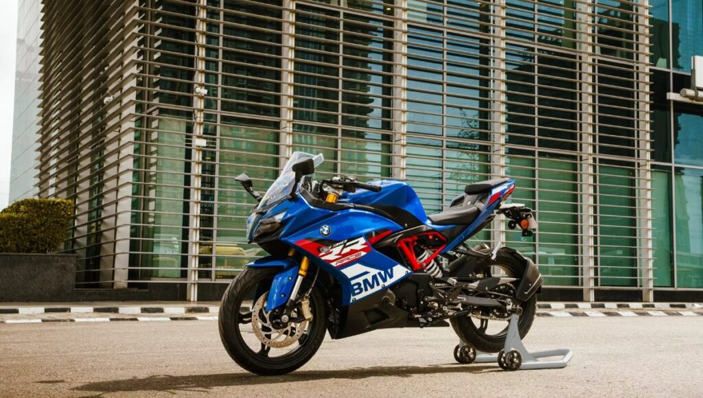 BMW G310 RR 312cc: 160 kmph टॉप स्पीड, TFT डिजिटल डिस्प्ले, स्टाइलिश राइड सिर्फ ₹3.50 लाख