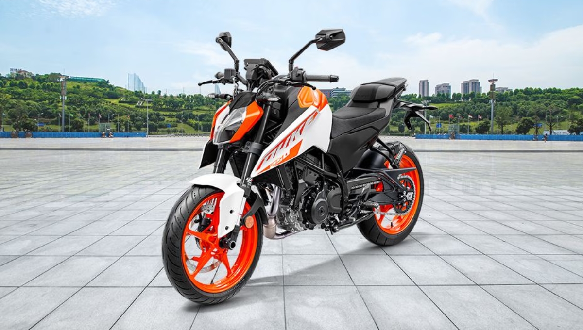 KTM 250 Duke 2025: 30.57 BHP पावर, Quickshifter+ और 2.5 लाख रुपये में दमदार बाइक