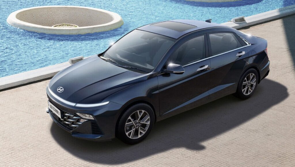 Hyundai Verna: 528 लीटर बूट स्पेस, सनरूफ और एडवांस ADAS कीमत ₹11.50 लाख