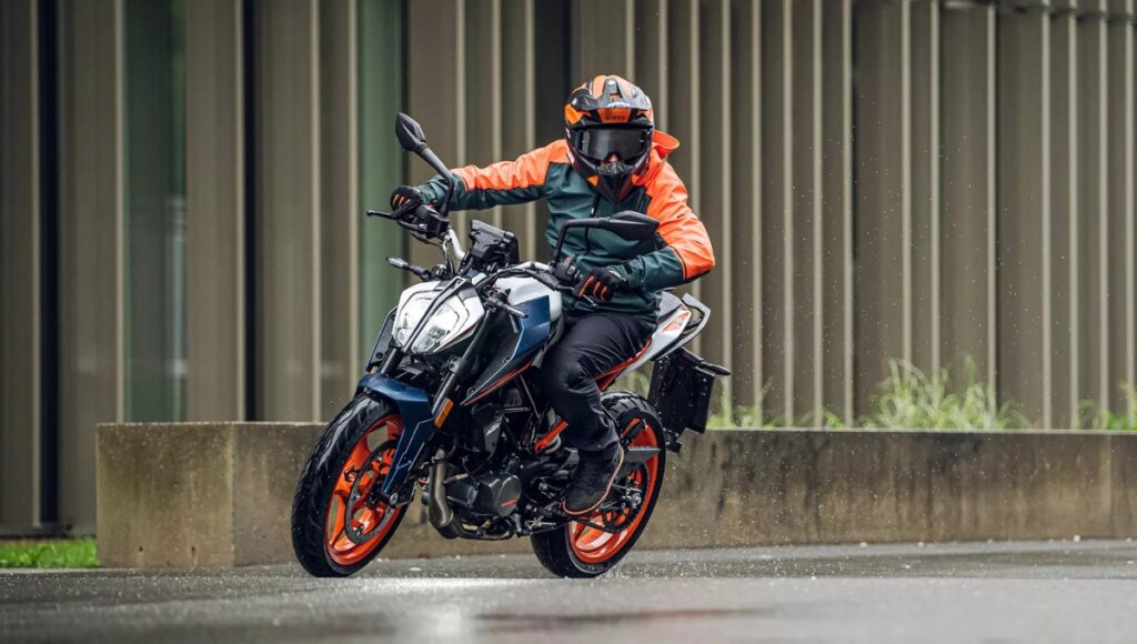 KTM 160 Duke: दमदार 164.2cc इंजन, LED हेडलाइट और स्टाइलिश लुक कीमत सिर्फ ₹1.75 लाख