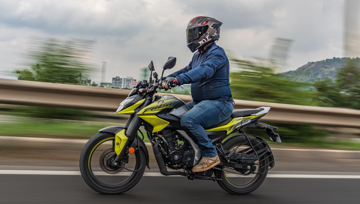Bajaj Pulsar N125: ₹1 लाख से कम में स्पोर्टी लुक वाली दमदार बाइक, जानिए कीमत और फीचर्स