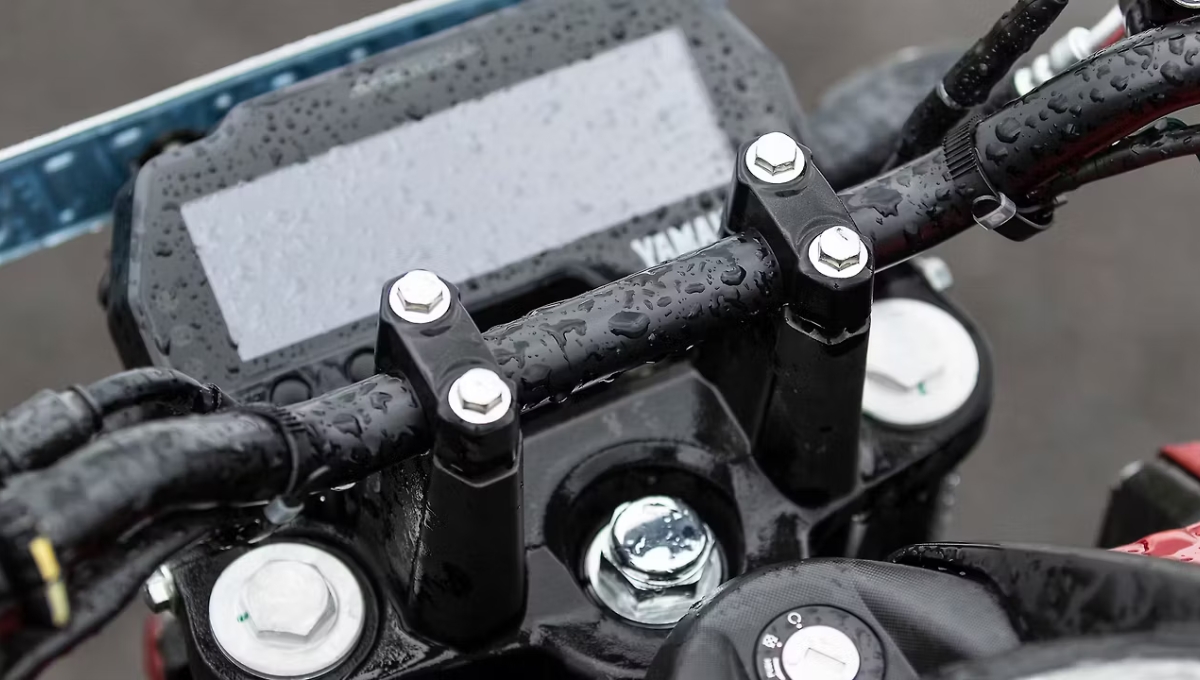 Yamaha FZS FI V4: 149cc स्टाइल, पावर और एडवांस फीचर्स के साथ, कीमत सिर्फ ₹1.25 लाख से शुरू