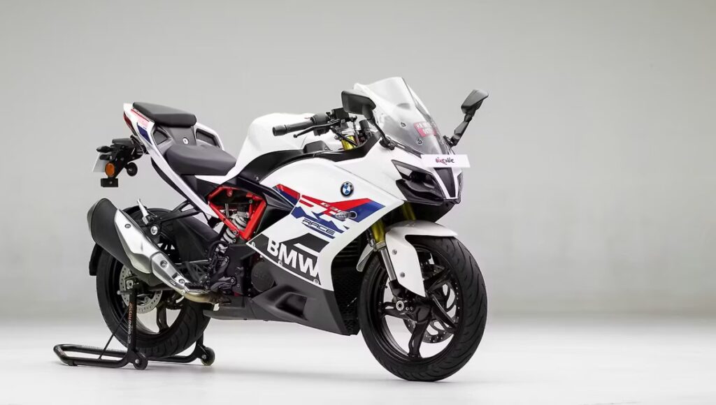 BMW G310 RR: दमदार फीचर्स और ₹2.90 लाख की कीमत वाली स्पोर्ट्स बाइक