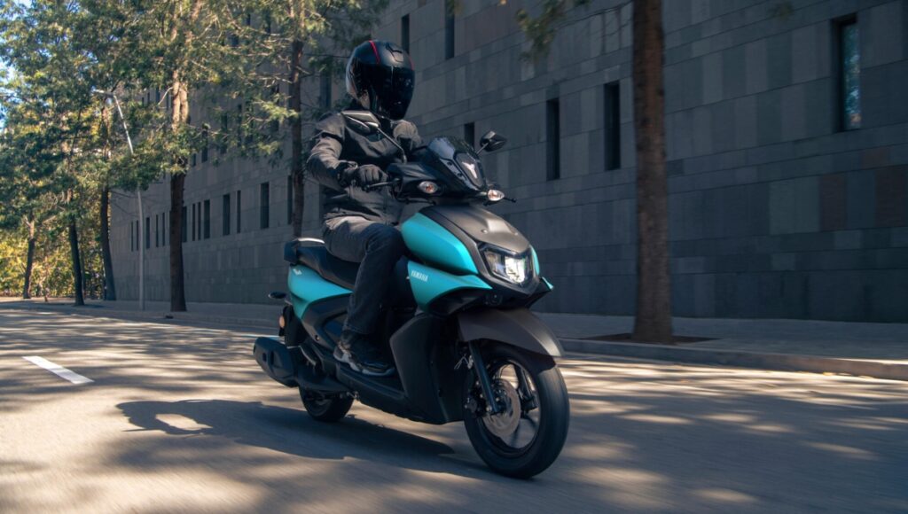 Yamaha Ray ZR 125: 125cc दमदार बाइक, स्टाइल, स्मार्ट फीचर्स और 90 km/h टॉप स्पीड कीमत सिर्फ ₹85,000 से