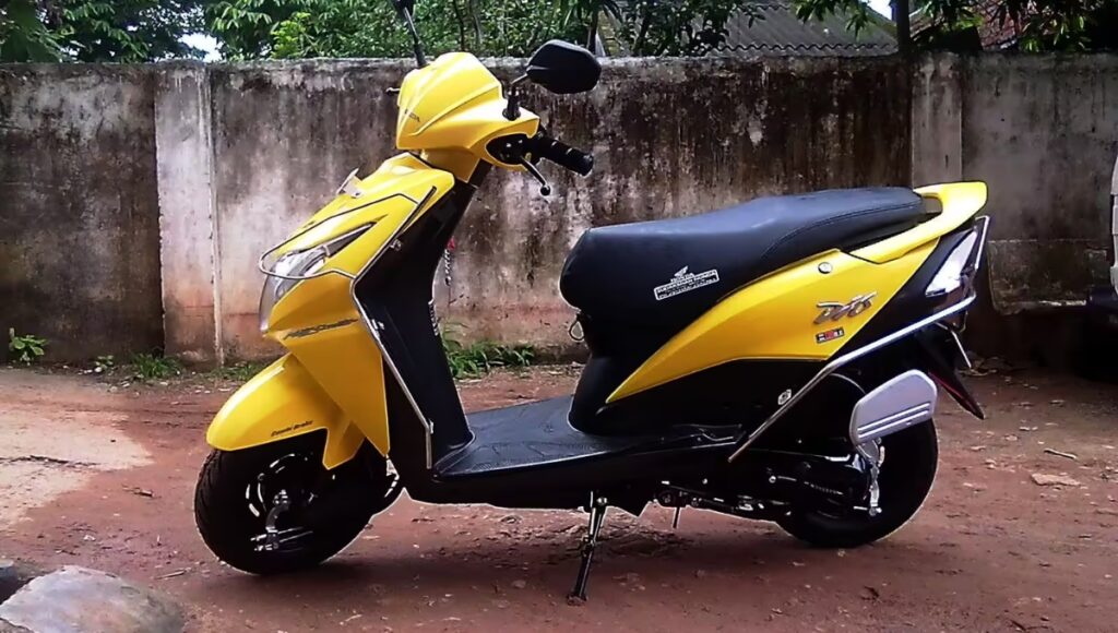 Honda Dio 2025: शानदार फीचर्स और 83 kmph की स्पीड वाला स्कूटर, कीमत सिर्फ ₹72,000 से शुरू