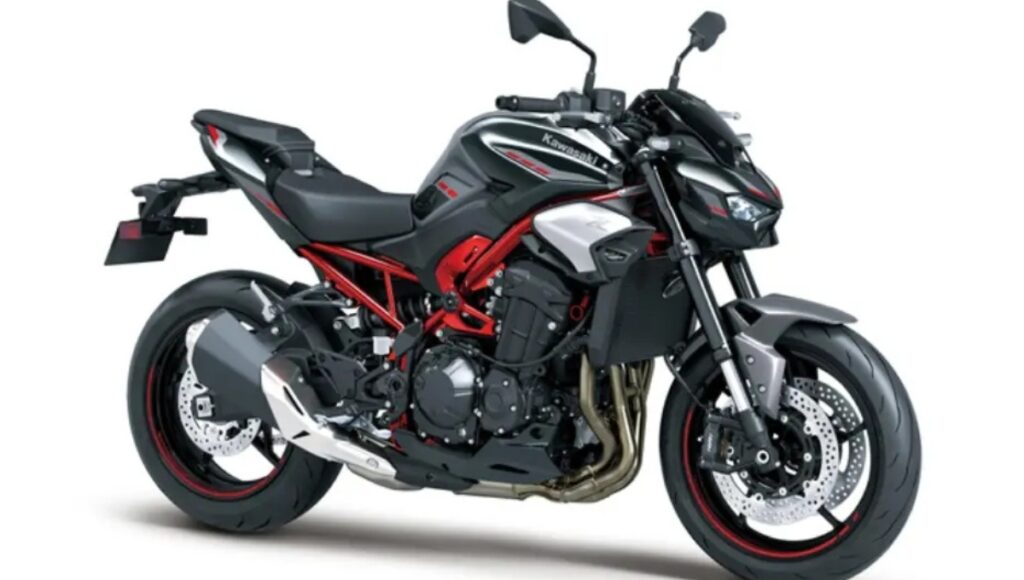 Kawasaki Z900 कीमत और फीचर्स 2025 122 bhp पावर, LED लाइट्स, क्विकशिफ्टर
