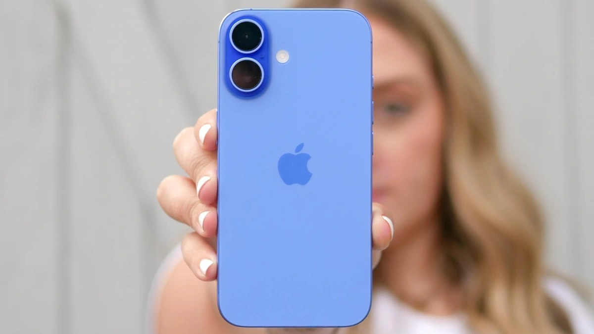 Apple iPhone 16