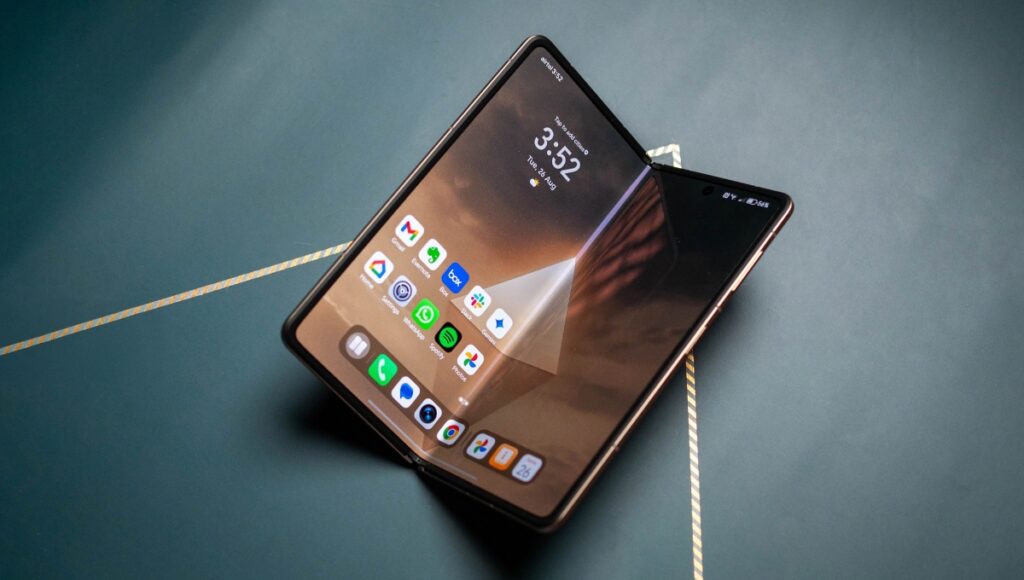 Honor Magic V5: फोल्डेबल तकनीक के साथ शानदार स्मार्टफोन का अनुभव