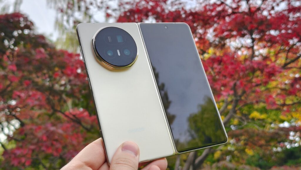 Honor Magic V5: फोल्डेबल तकनीक के साथ शानदार स्मार्टफोन का अनुभव