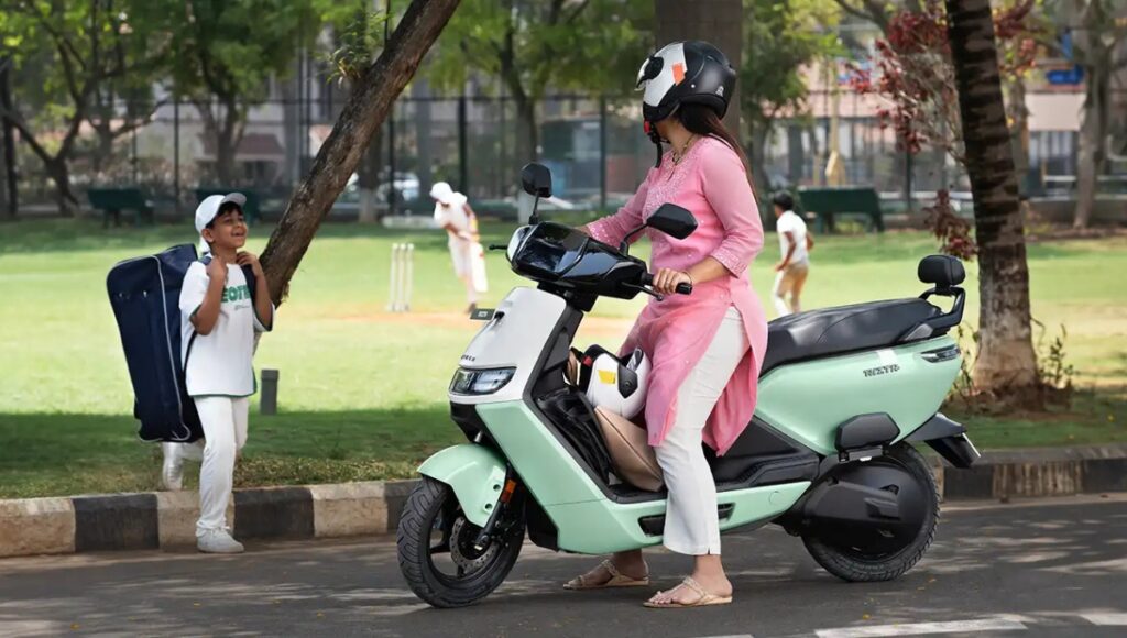 Ather Rizta 2025: ₹1,11,631 में स्मार्ट इलेक्ट्रिक स्कूटर, 80 kmph टॉप स्पीड और 2.9 kWh बैटरी के साथ